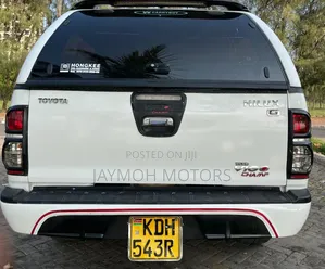 Toyota Hilux 2015 Pearl
