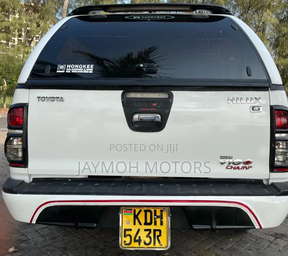 Toyota Hilux 2015 Pearl
