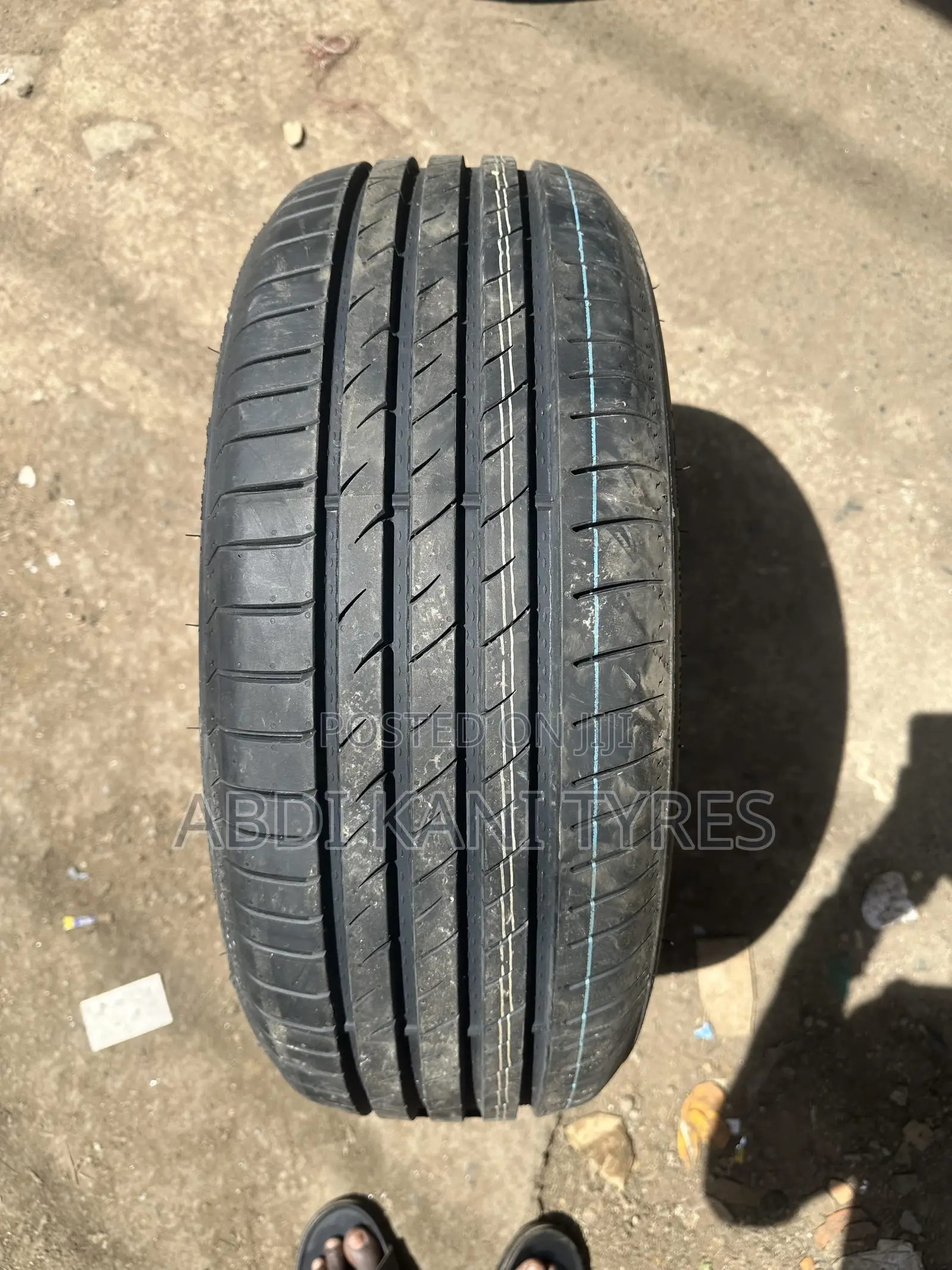 215/55r17 Maxtrek Tires