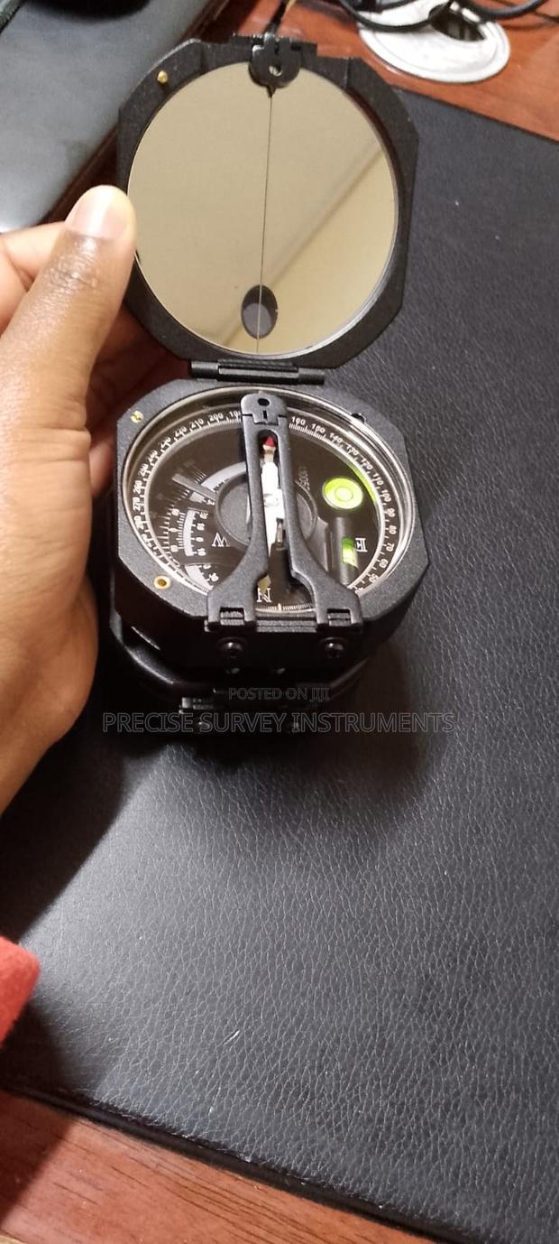 Field Navigation Survey Compass