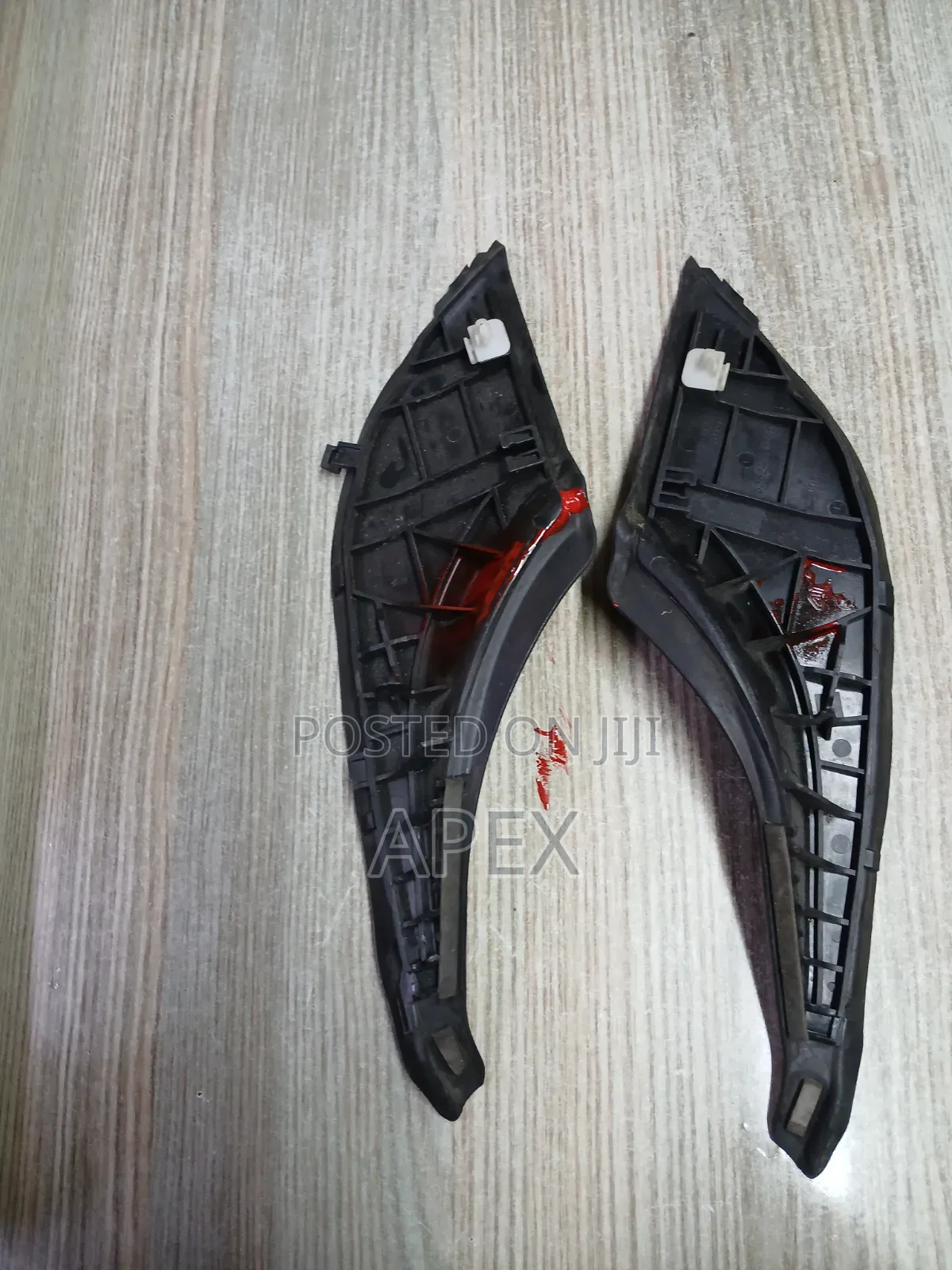 Windscreen Finishers Fielder/Axio