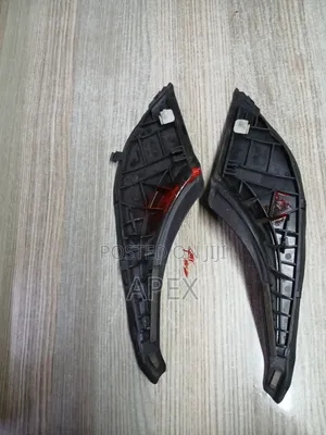 Windscreen Finishers Fielder/Axio