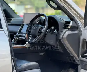 Lexus LX 600 2022 Gold