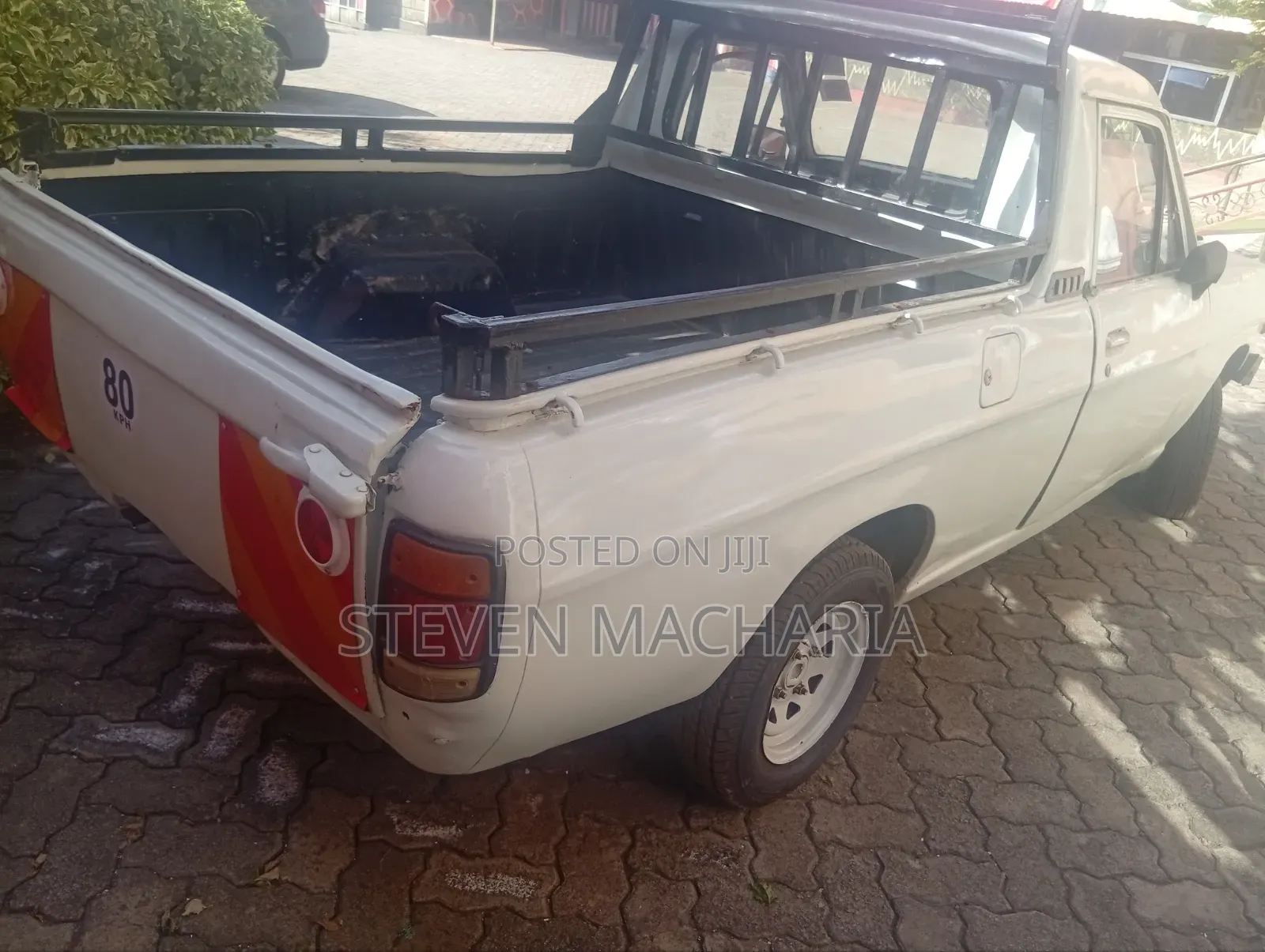 Nissan Pick-Up 1997 White