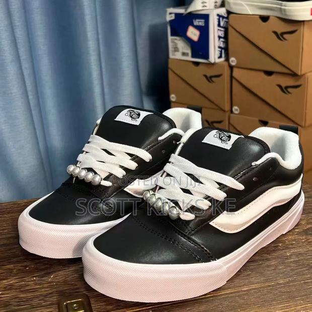 Vans Knu Skool Leather - main view