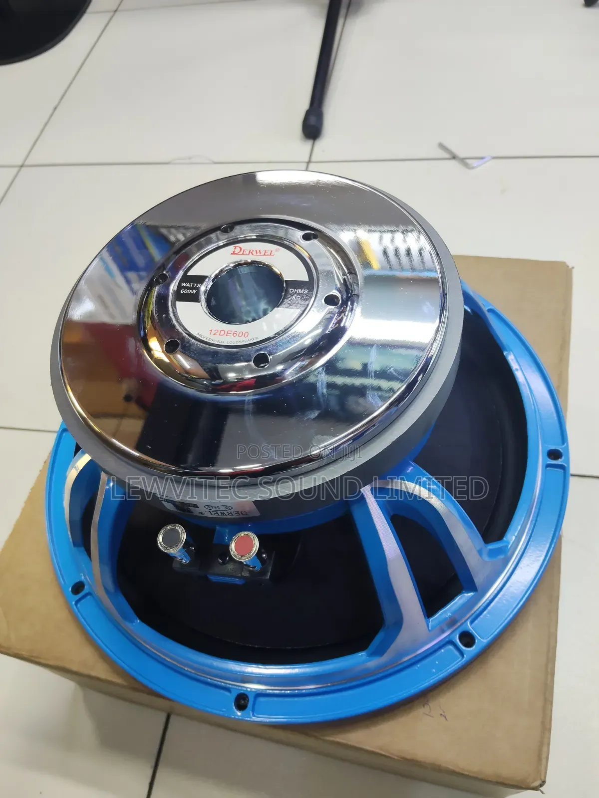 Naked Speaker