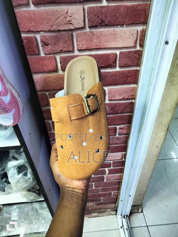 Parforated Ladies Sandals - thumbnail 3