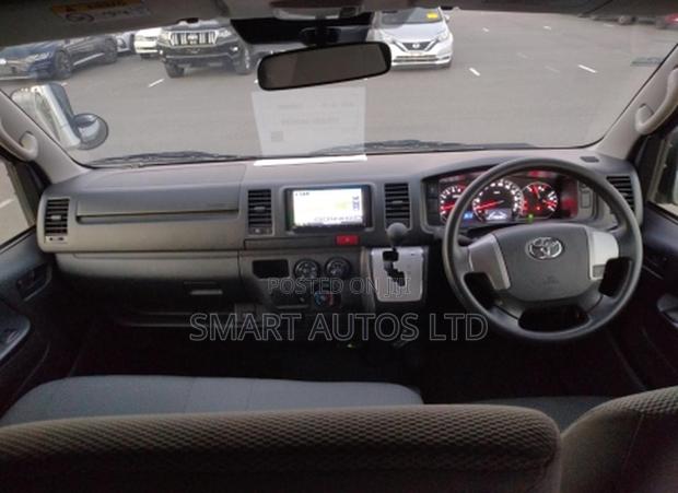 Toyota HiAce 2018 - thumbnail 4