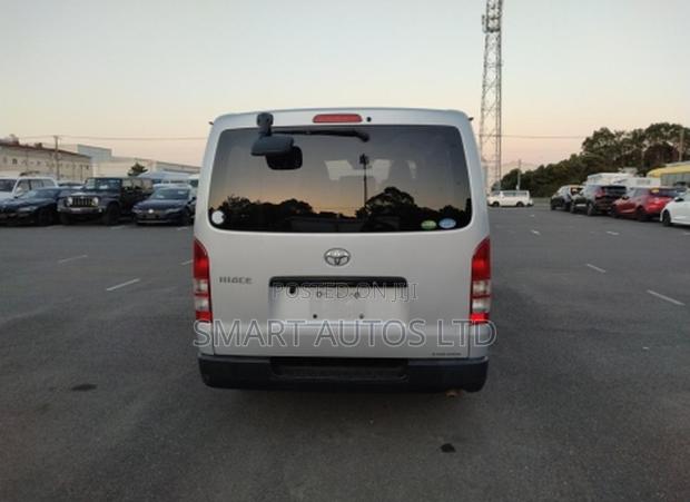 Toyota HiAce 2018 - thumbnail 7