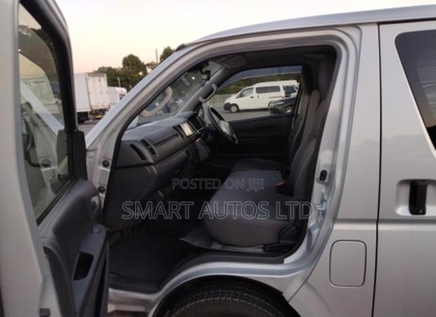 Toyota HiAce 2018 - thumbnail 8