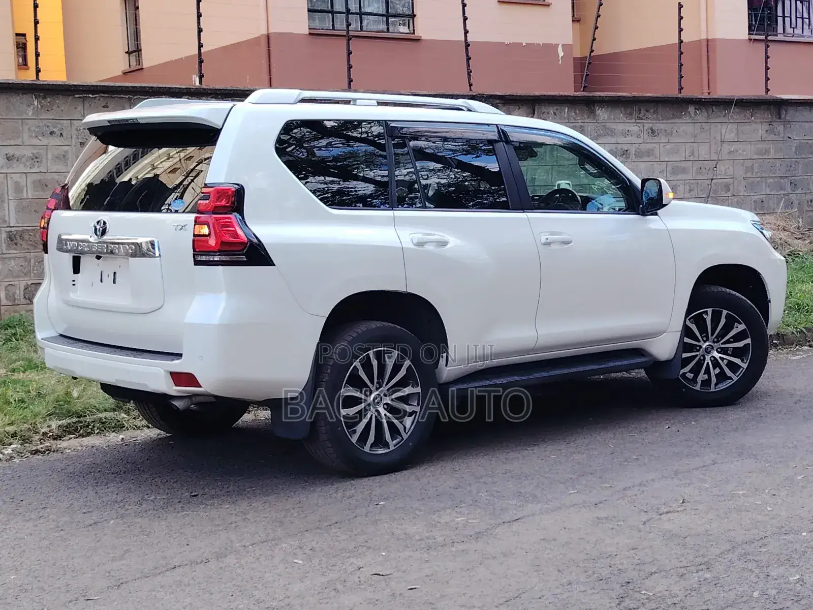 Toyota Land Cruiser Prado 2.7 2019 White