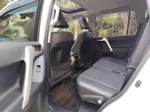 Toyota Land Cruiser Prado 2.7 2019 White