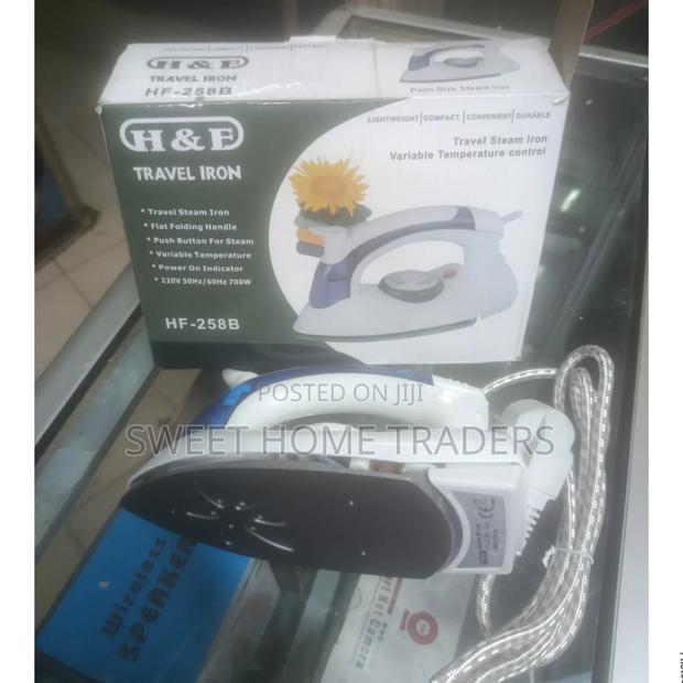 Flat Folding Handle Travel Steam Iron