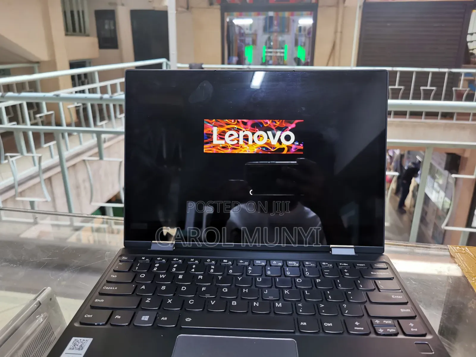 New Laptop Lenovo Yoga 710 8GB Intel Core i5 SSD 256GB