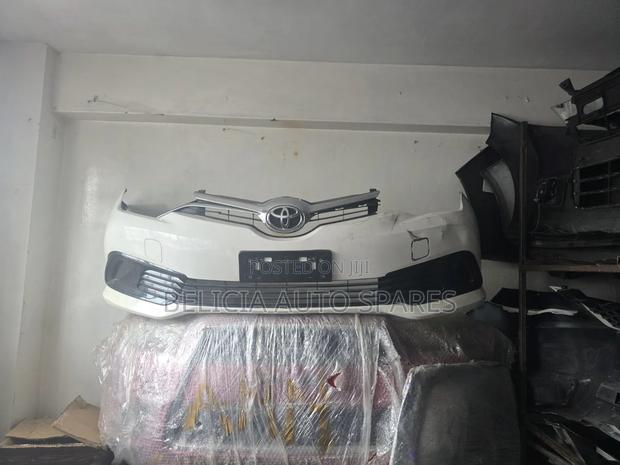 Auris 2015 Front Bumper - thumbnail 2