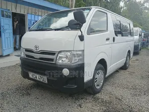 Toyota HiAce 2013 White