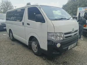 Toyota HiAce 2013 White