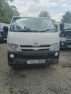 Toyota HiAce 2013 White