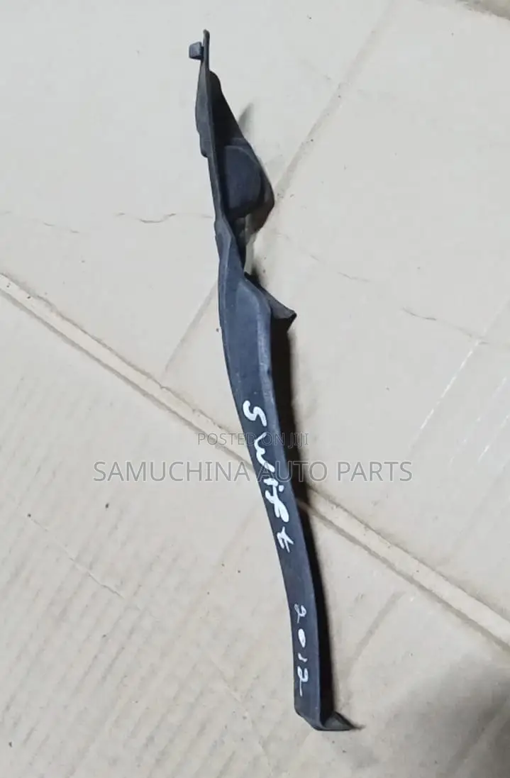 Windscreen Finisher Suzuki Swift
