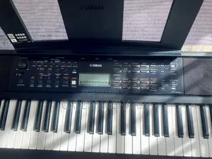Yamaha PSR-E383