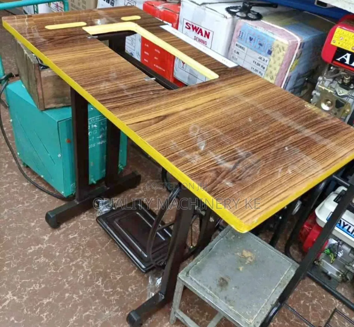 Modern Seagull Sewing Machine With Imported Table
