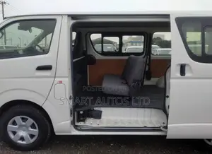 Toyota HiAce 2019 White