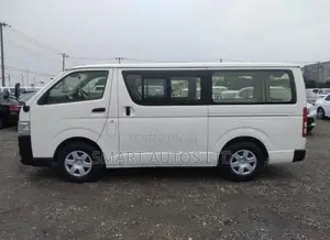 Toyota HiAce 2019 White