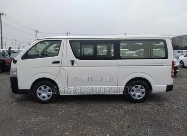 Toyota HiAce 2019 White - thumbnail 5