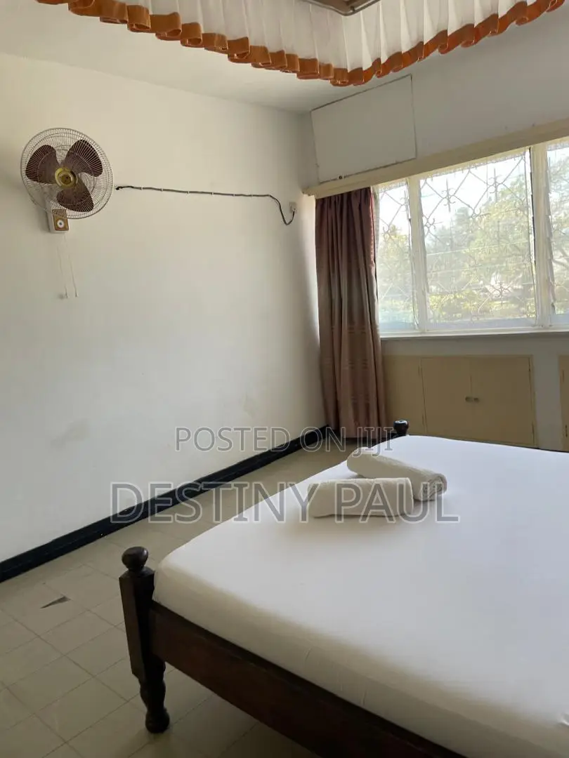 Modern 2 Bedroom Apartment With Beachview Point