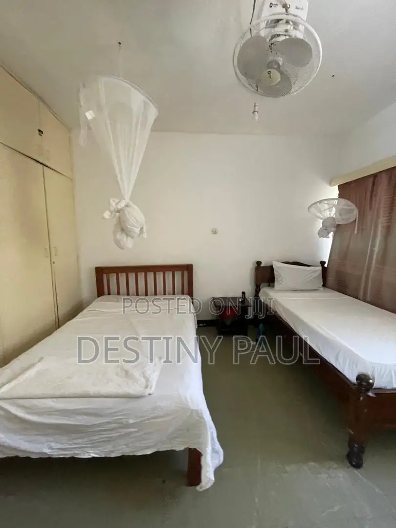 Modern 2 Bedroom Apartment With Beachview Point