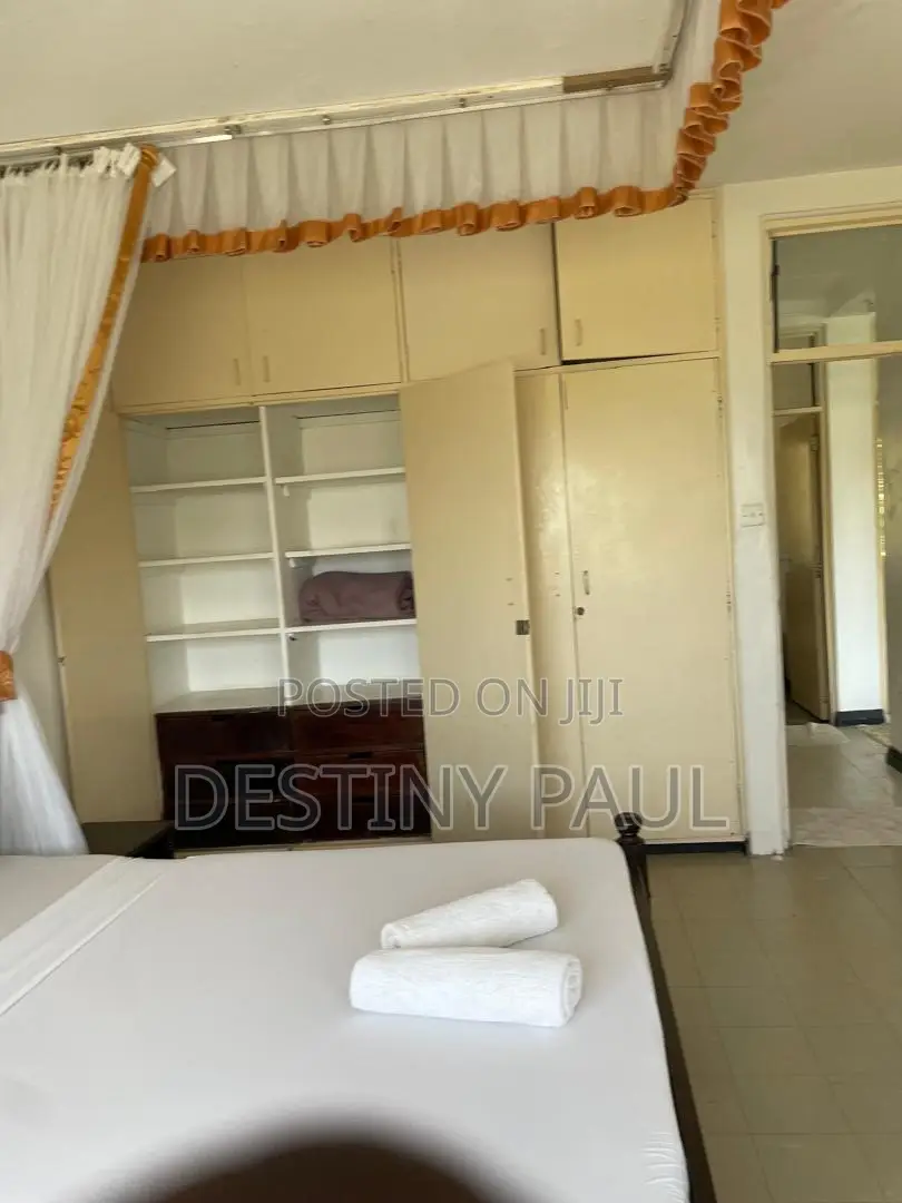 Modern 2 Bedroom Apartment With Beachview Point
