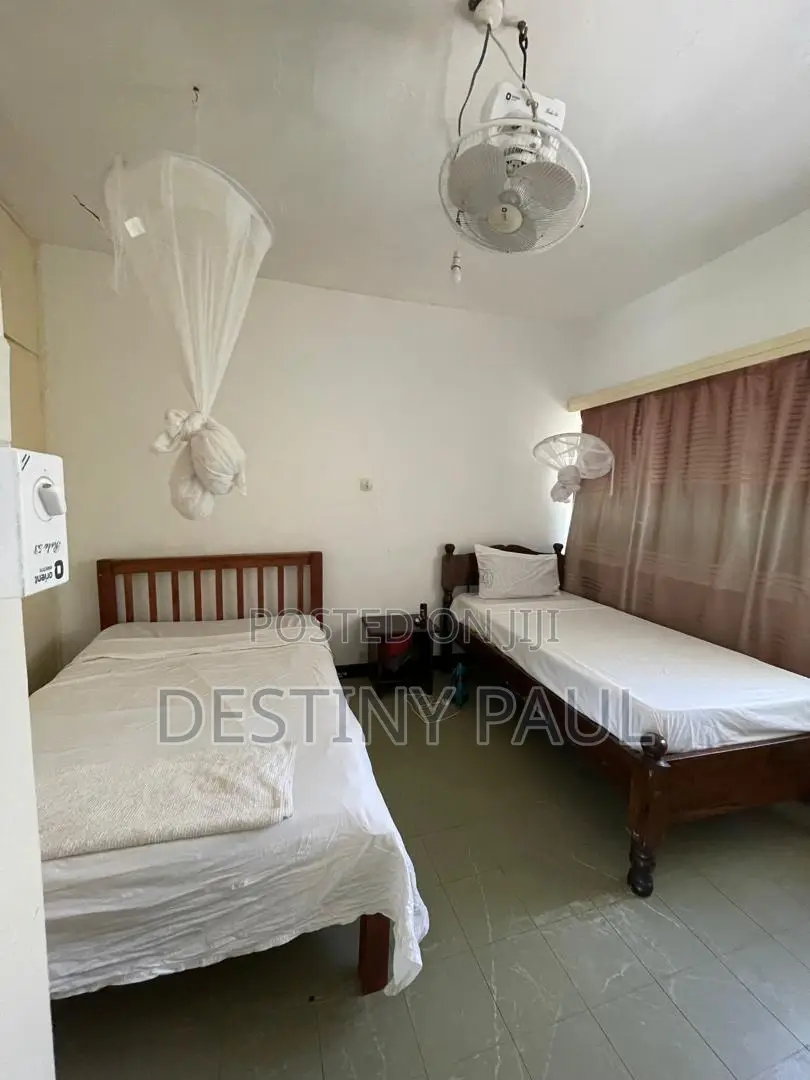 Modern 2 Bedroom Apartment With Beachview Point