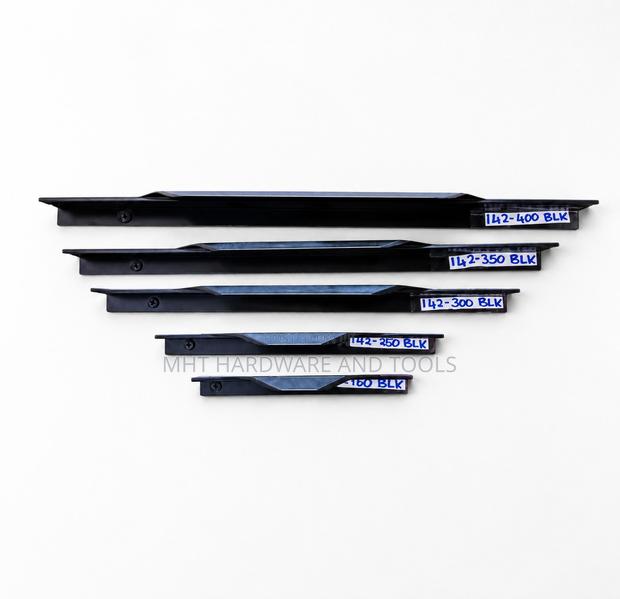 142-300mm Concealed Handle Black