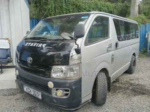 Toyota HiAce 2010