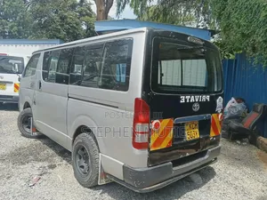 Toyota HiAce 2010
