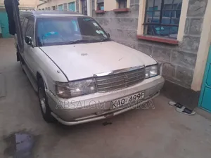 Toyota Crown 1993 Pearl