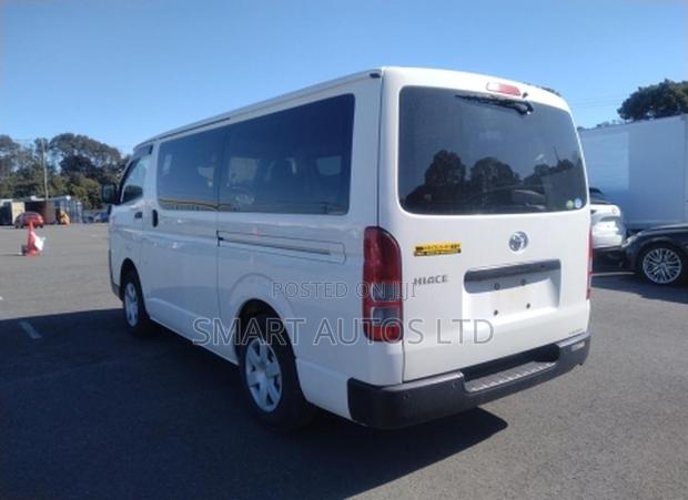 Toyota HiAce 2020 White - thumbnail 10