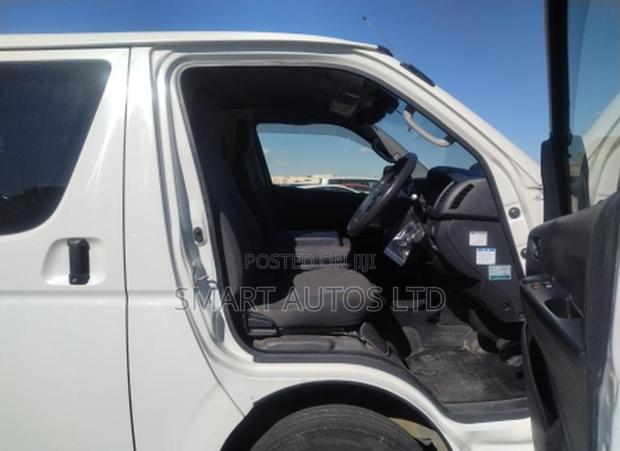 Toyota HiAce 2020 White - thumbnail 12