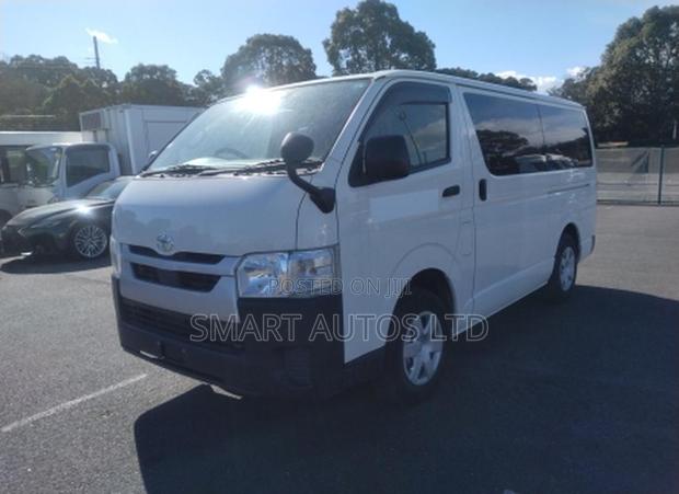 Toyota HiAce 2020 White - thumbnail 14
