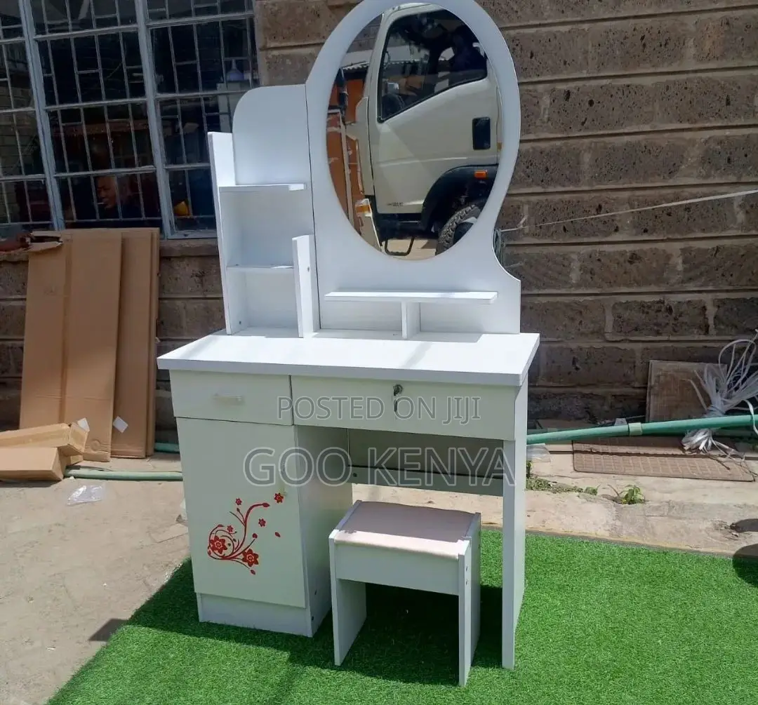 Vanity Set; Elegant Wooden Dressing Table With Fixed Mirror