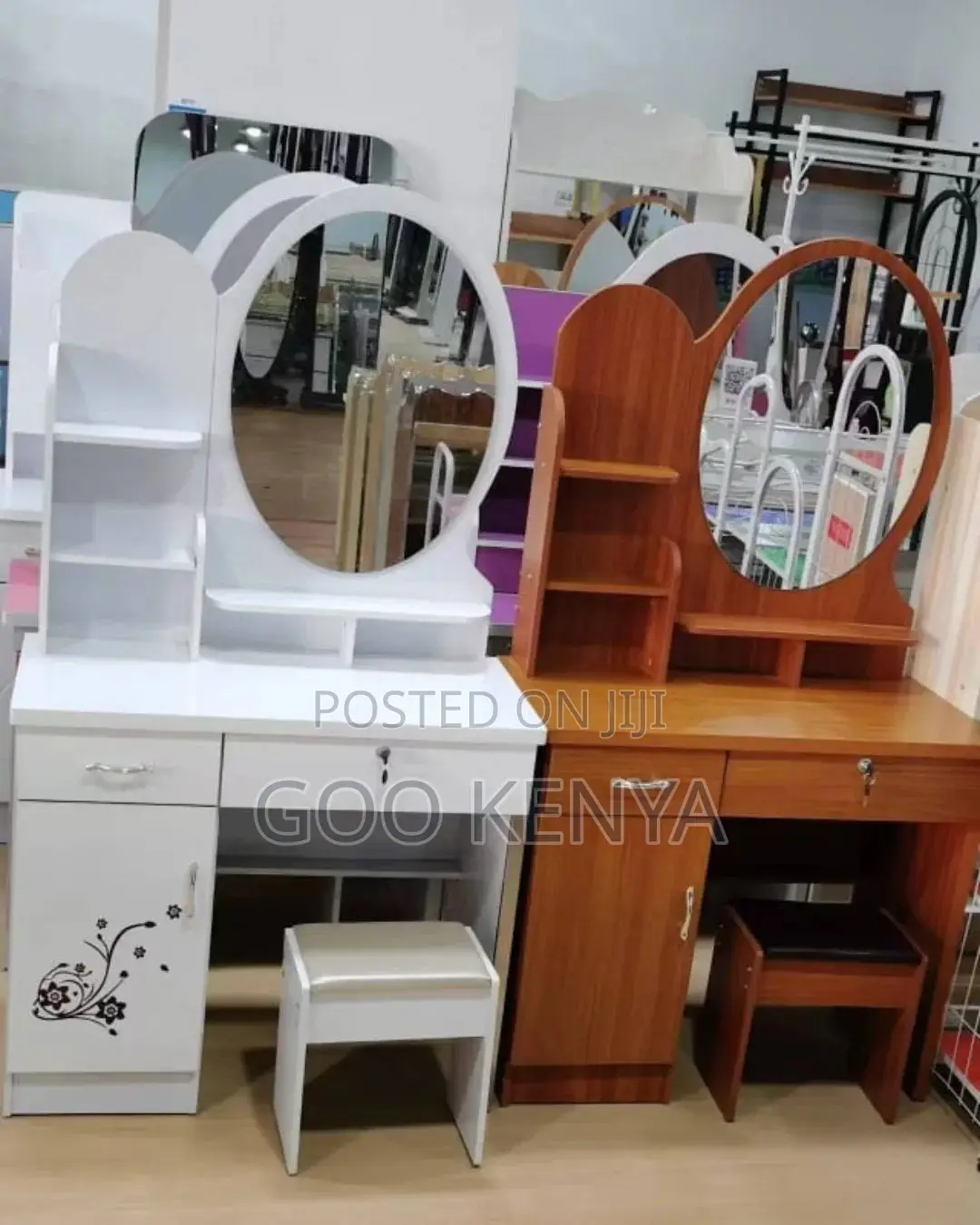 Vanity Set; Elegant Wooden Dressing Table With Fixed Mirror