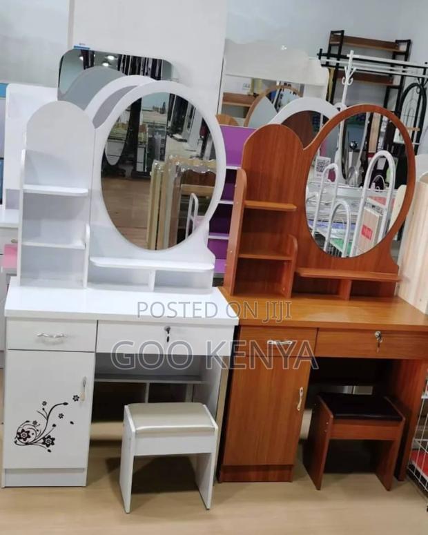 Vanity Set; Elegant Wooden Dressing Table With Fixed Mirror - thumbnail 5