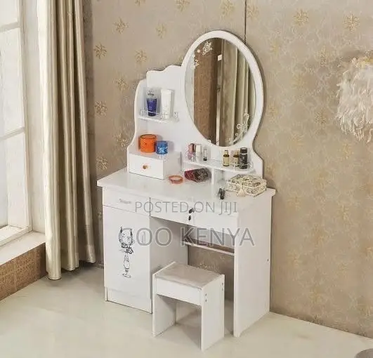 Vanity Set; Elegant Wooden Dressing Table With Fixed Mirror