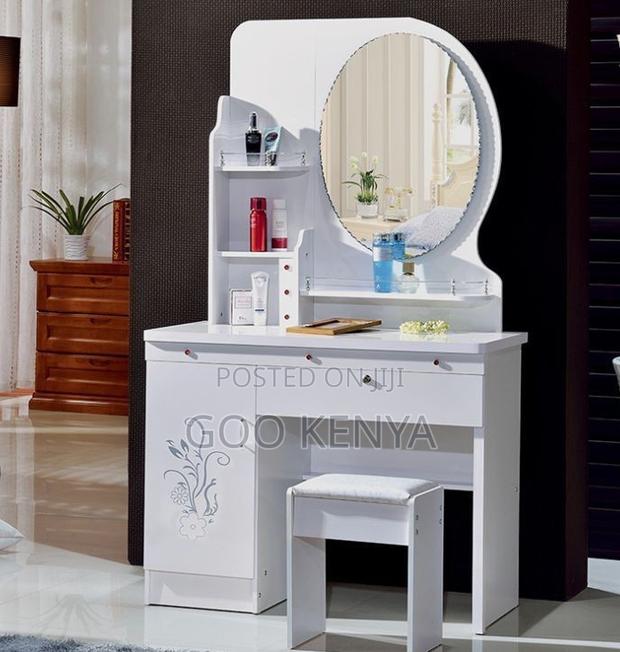 Vanity Set; Elegant Wooden Dressing Table With Fixed Mirror - thumbnail 9