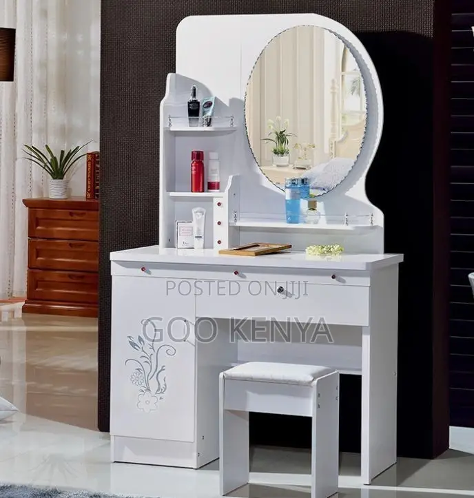 Vanity Set; Elegant Wooden Dressing Table With Fixed Mirror