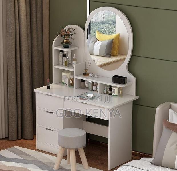 Vanity Set; Elegant Wooden Dressing Table With Fixed Mirror - thumbnail 10