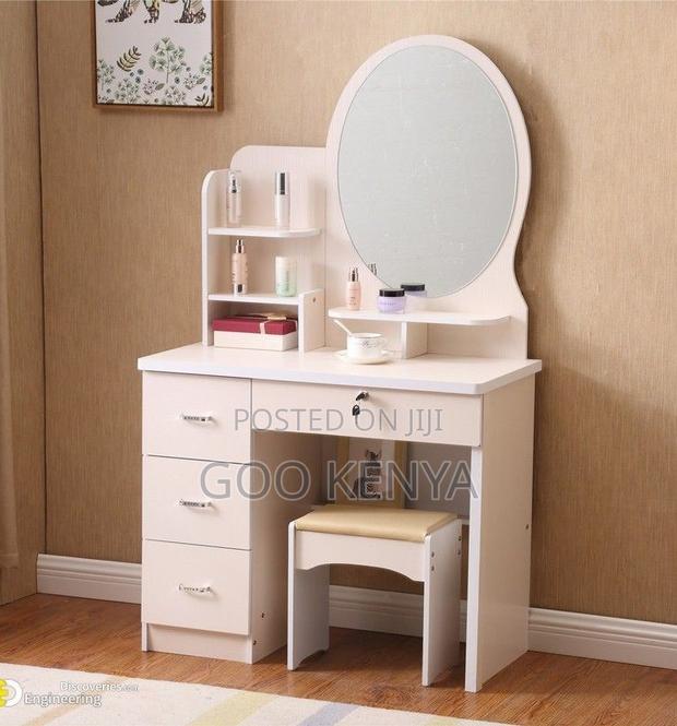 Vanity Set; Elegant Wooden Dressing Table With Fixed Mirror - thumbnail 12
