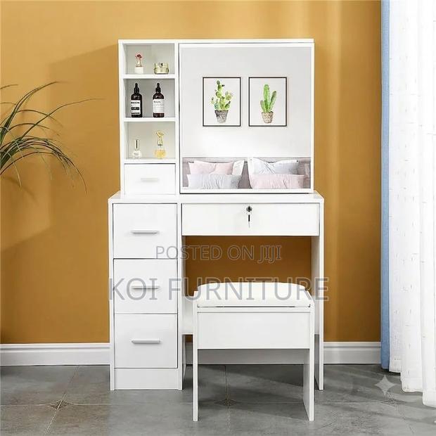 Dressers; Luxue White Dressing Vanity Table Set - thumbnail 3
