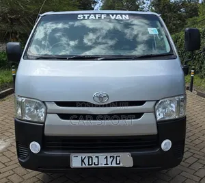 Toyota HiAce 2015 Silver