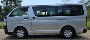 Toyota HiAce 2015 Silver